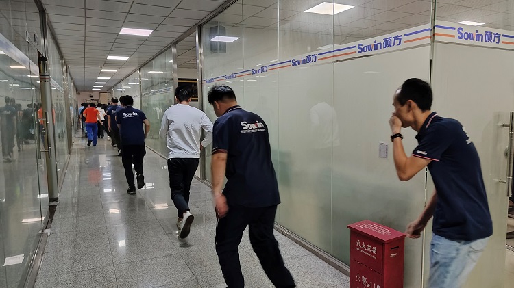 1700910119825212.jpg 消防演習(xí)02.jpg