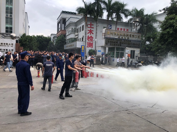 1700910214214412.jpg 消防演習(xí)04.jpg